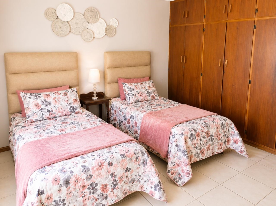 5 Bedroom Property for Sale in Roodewal Free State